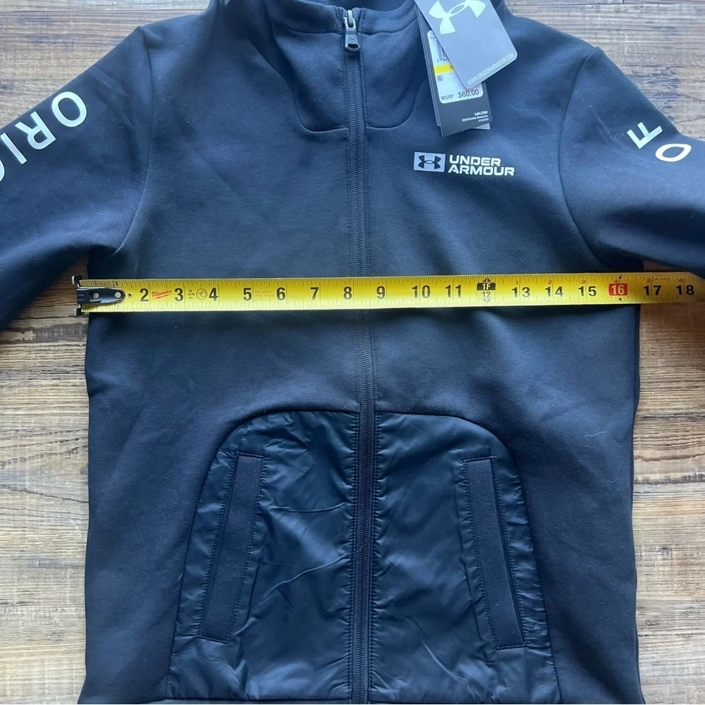 Under Armour stylish black